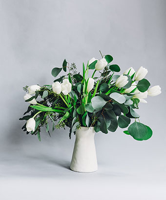 A Step-By-Step Guide to Bud Vase Flower Arrangement — Walden Floral